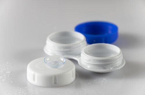 white blue contact lenses case with contact lense