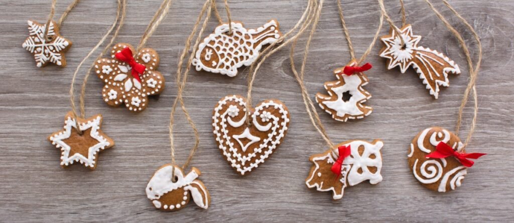 Salt dough cinnamon DIY christmas ornaments that look like cookies