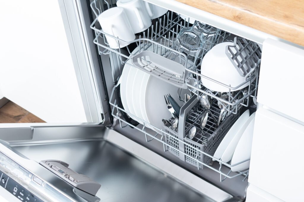 How to use vinegar as a natural dishwasher cleaner