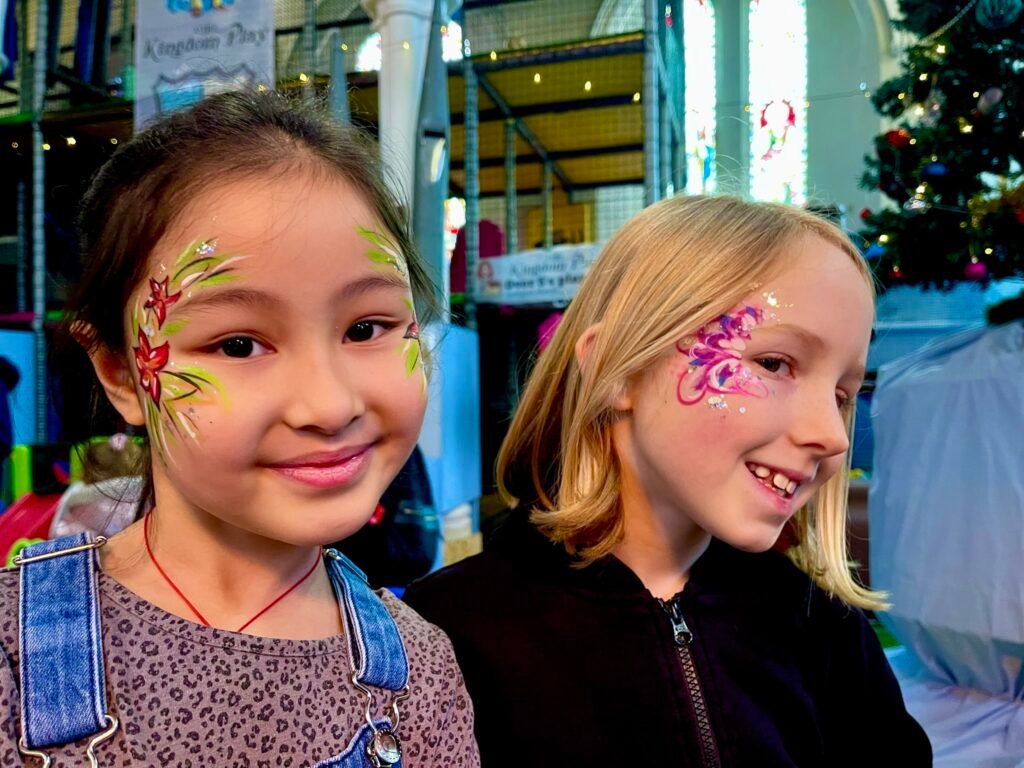 Lei Hang's daughter Yasmin and her friend got free face painting at Aspire Ryde- The Thrifty Island Girl 